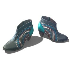 L'Artiste Leather Spring Step Bootie size 37 / 7